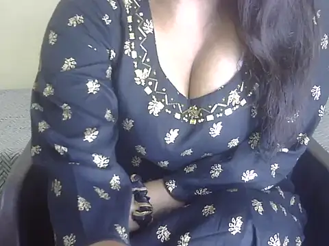 Snapshot of Lusty_Wife1 chatting on September 10, 6:52 pm Lusty Wife1 online show from September 10, 6:52 pm