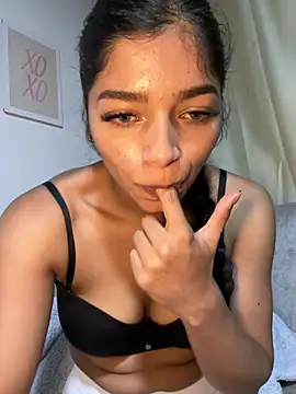 AgathaGeorgiou online show from April 28, 10:37 pm
