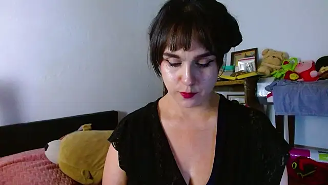 collette beaufoy  online show from June 12, 6:23 am