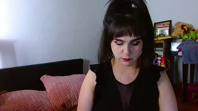 collette beaufoy  online show from June 18, 12:53 pm