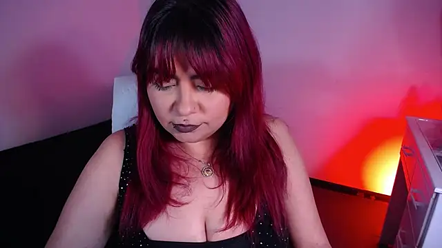 Snapshot of bad_scarlett1 chatting on October 21, 12:55 am bad scarlett1 online show from October 21, 12:55 am