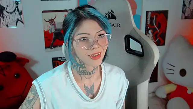 Deadly Doll online show from December 5, 6:59 pm