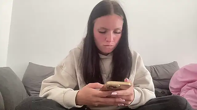 Snapshot of mariemelissah chatting on February 27, 11:21 am mariemelissah online show from February 27, 11:21 am