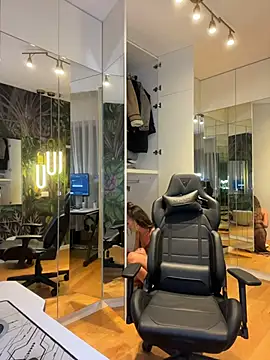 Snapshot of MileySin1111 chatting on November 29, 3:26 pm MileySin1111 online show from November 29, 3:26 pm