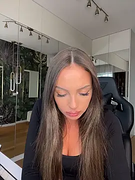 Snapshot of MileySin1111 chatting on December 2, 11:59 am MileySin1111 online show from December 2, 11:59 am