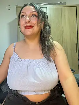 Snapshot of Lady__Pink chatting on May 14, 9:10 pm Lady Pink online show from May 14, 9:10 pm