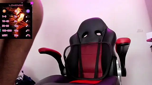 Snapshot of Aron_Baylor chatting on November 19, 6:57 am Aron Baylor online show from November 19, 6:57 am