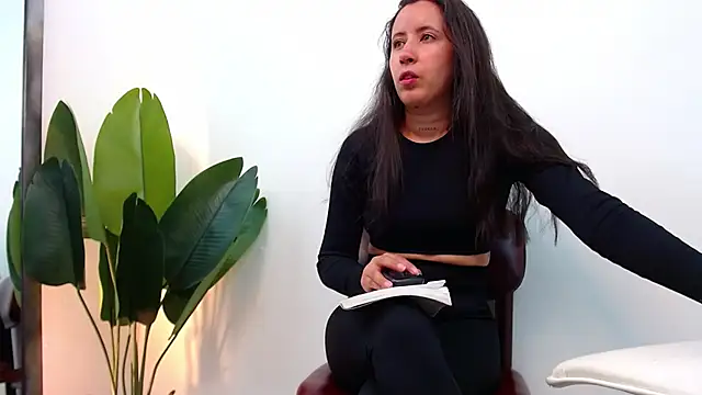 marthina thompsson online show from January 2, 3:40 pm