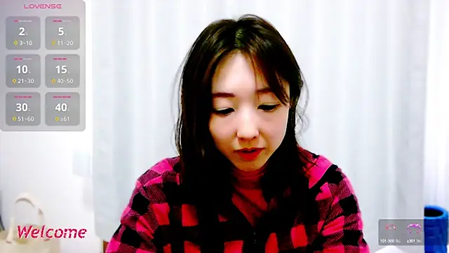 Snapshot of Love_me_Eri_ chatting on March 3, 6:04 am Love me Eri online show from March 3, 6:04 am