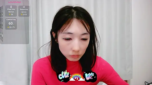 Snapshot of Love_me_Eri_ chatting on October 25, 4:42 am Love me Eri online show from October 25, 4:42 am