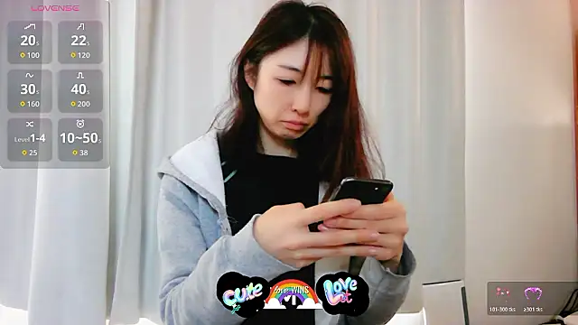 Snapshot of Love_me_Eri_ chatting on November 19, 11:27 pm Love me Eri online show from November 19, 11:27 pm