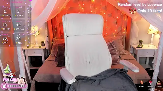 Snapshot of Ellie_Jhonson__ chatting on December 11, 12:44 pm Ellie Jhonson   online show from December 11, 12:44 pm