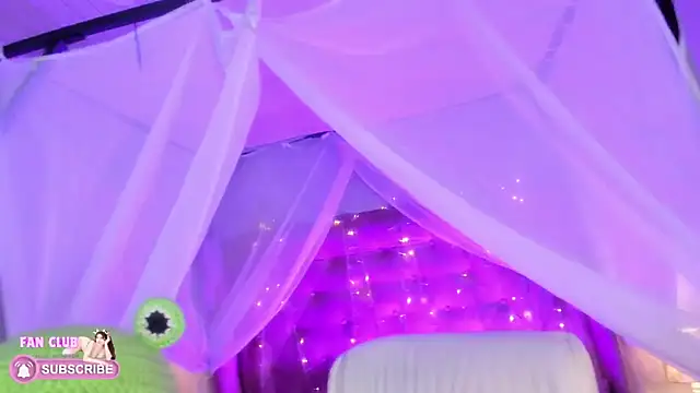 Snapshot of Ellie_Jhonson__ chatting on February 3, 12:03 pm Ellie Jhonson   online show from February 3, 12:03 pm