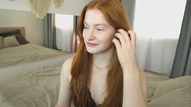 Snapshot of FiaMoor chatting on October 13, 10:59 am FiaMoor online show from October 13, 10:59 am