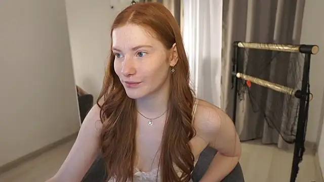 Snapshot of FiaMoor chatting on November 1, 10:50 am FiaMoor online show from November 1, 10:50 am