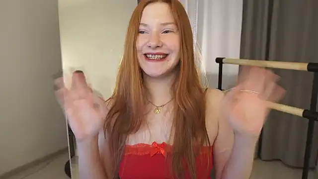 Snapshot of FiaMoor chatting on November 17, 11:38 am FiaMoor online show from November 17, 11:38 am