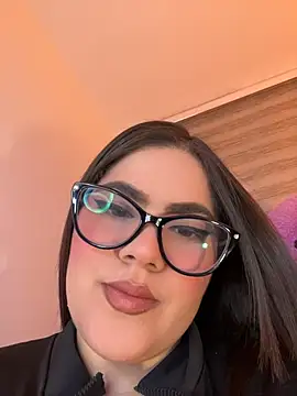 Snapshot of Valenhill@xh chatting on July 14, 4:28 am Valenhillxh online show from July 14, 4:28 am