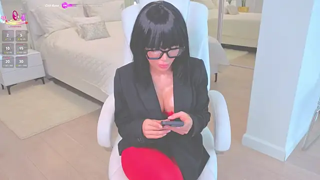 wowEva online show from September 25, 8:18 am