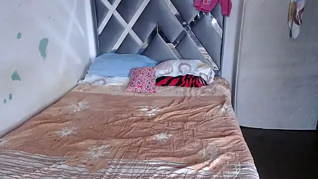 Snapshot of Mane_leet chatting on October 31, 1:12 pm Mane leet online show from October 31, 1:12 pm