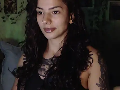 Snapshot of BeellyDance chatting on October 24, 12:08 am BeellyDance online show from October 24, 12:08 am