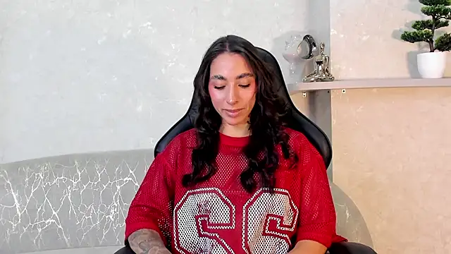 KAYLA BATISTA online show from July 18, 12:15 am