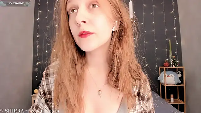 Snapshot of SolarAlice chatting on December 15, 6:26 pm SolarAlice online show from December 15, 6:26 pm