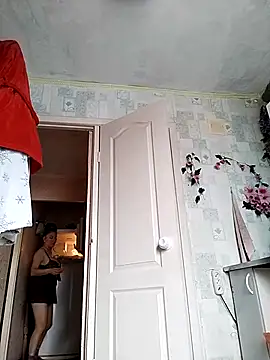 lindaledi2 online show from March 15, 9:30 am