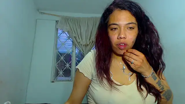 Snapshot of AmaraRoberts420 chatting on January 4, 10:13 pm AmaraRoberts420 online show from January 4, 10:13 pm