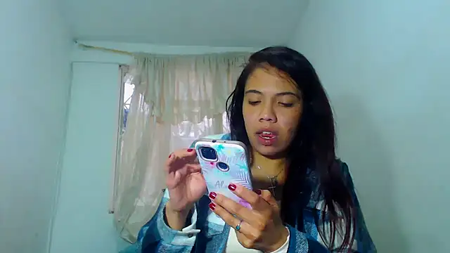 Snapshot of AmaraRoberts420 chatting on January 6, 9:22 pm AmaraRoberts420 online show from January 6, 9:22 pm