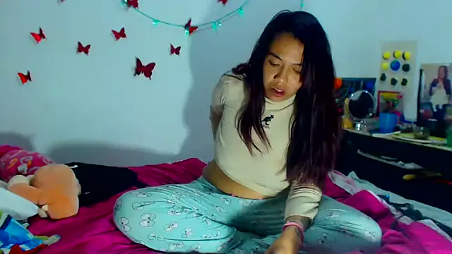 Snapshot of AmaraRoberts420 chatting on January 9, 4:41 am AmaraRoberts420 online show from January 9, 4:41 am