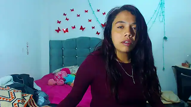 Snapshot of AmaraRoberts420 chatting on January 16, 12:23 am AmaraRoberts420 online show from January 16, 12:23 am