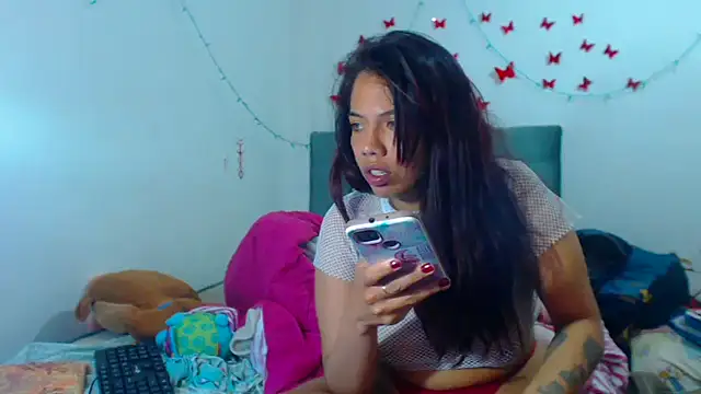 Snapshot of AmaraRoberts420 chatting on January 18, 4:10 pm AmaraRoberts420 online show from January 18, 4:10 pm