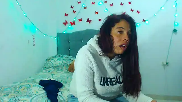 Snapshot of AmaraRoberts420 chatting on January 20, 2:53 am AmaraRoberts420 online show from January 20, 2:53 am