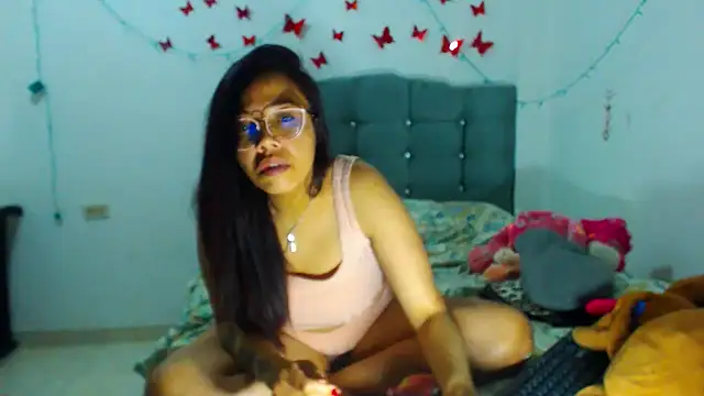 Snapshot of AmaraRoberts420 chatting on January 23, 4:19 am AmaraRoberts420 online show from January 23, 4:19 am