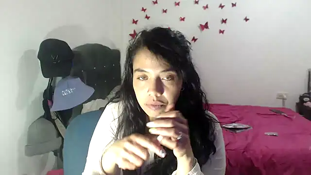 Snapshot of AmaraRoberts420 chatting on September 12, 3:39 am AmaraRoberts420 online show from September 12, 3:39 am