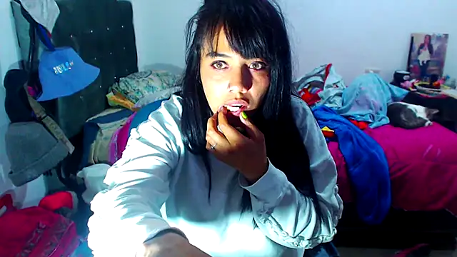 Snapshot of AmaraRoberts420 chatting on September 14, 12:32 am AmaraRoberts420 online show from September 14, 12:32 am