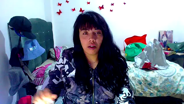 Snapshot of AmaraRoberts420 chatting on September 18, 5:20 am AmaraRoberts420 online show from September 18, 5:20 am