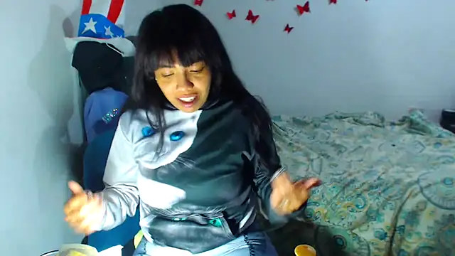 Snapshot of AmaraRoberts420 chatting on October 1, 4:51 am AmaraRoberts420 online show from October 1, 4:51 am