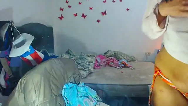 Snapshot of AmaraRoberts420 chatting on October 5, 7:01 pm AmaraRoberts420 online show from October 5, 7:01 pm