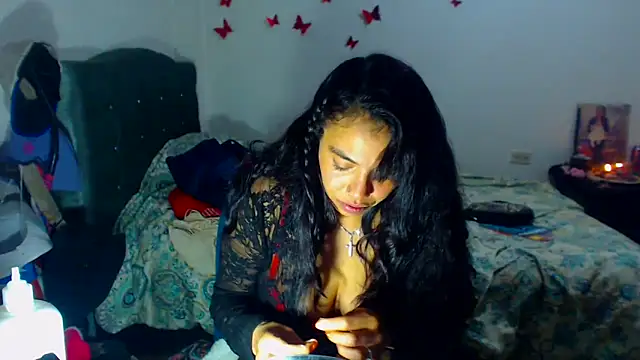 Snapshot of AmaraRoberts420 chatting on October 10, 9:30 am AmaraRoberts420 online show from October 10, 9:30 am