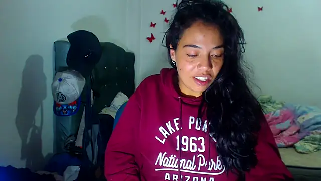 Snapshot of AmaraRoberts420 chatting on December 1, 6:13 pm AmaraRoberts420 online show from December 1, 6:13 pm