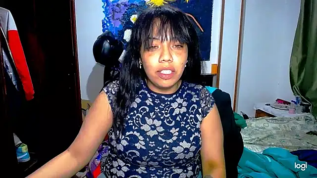 AmaraRoberts420 online show from May 19, 1:00 am