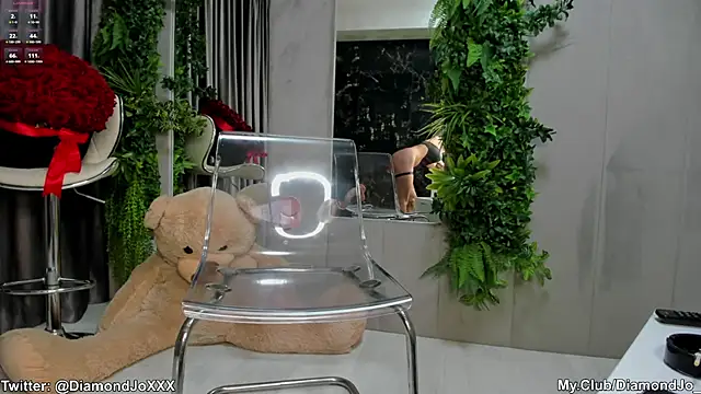 DiamondJo  online show from February 22, 12:05 am