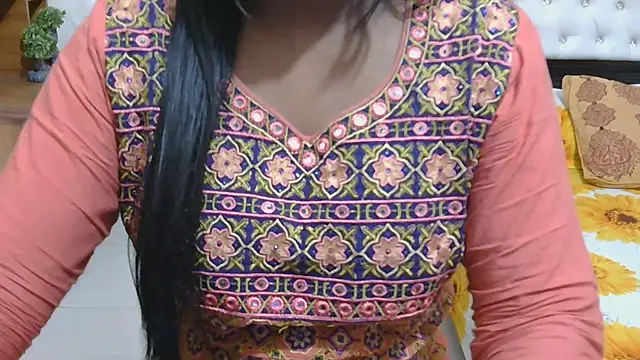 Snapshot of esita_1212 chatting on November 8, 1:39 am esita 1212 online show from November 8, 1:39 am