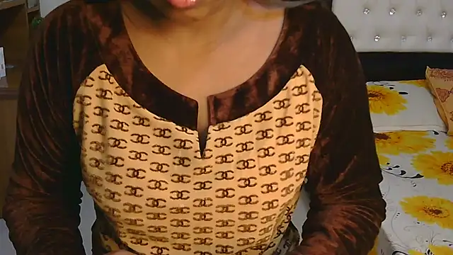 Snapshot of esita_1212 chatting on December 14, 3:23 am esita 1212 online show from December 14, 3:23 am