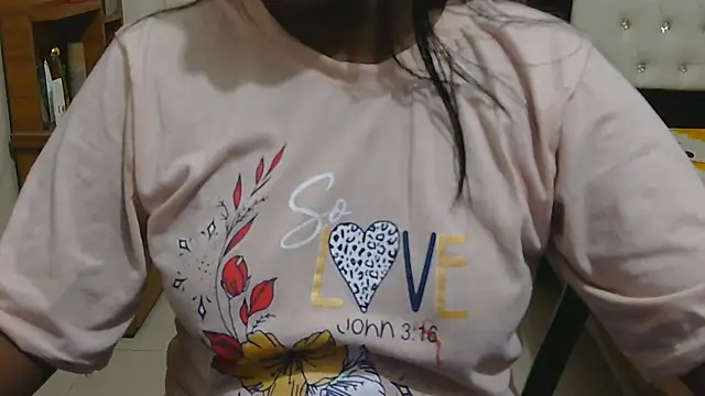 Snapshot of esita_1212 chatting on July 6, 3:03 pm esita 1212 online show from July 6, 3:03 pm