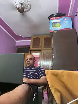 Dick 6inches online show from May 2, 5:45 am