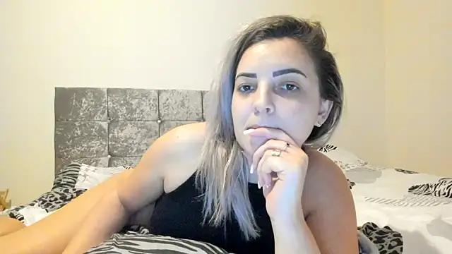 leilahot14 online show from January 15, 2:24 pm