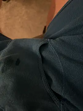 Snapshot of madman11222 chatting on February 12, 1:19 am madman11222 online show from February 12, 1:19 am