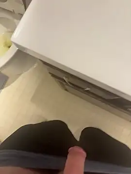 Snapshot of madman11222 chatting on March 14, 4:43 am madman11222 online show from March 14, 4:43 am